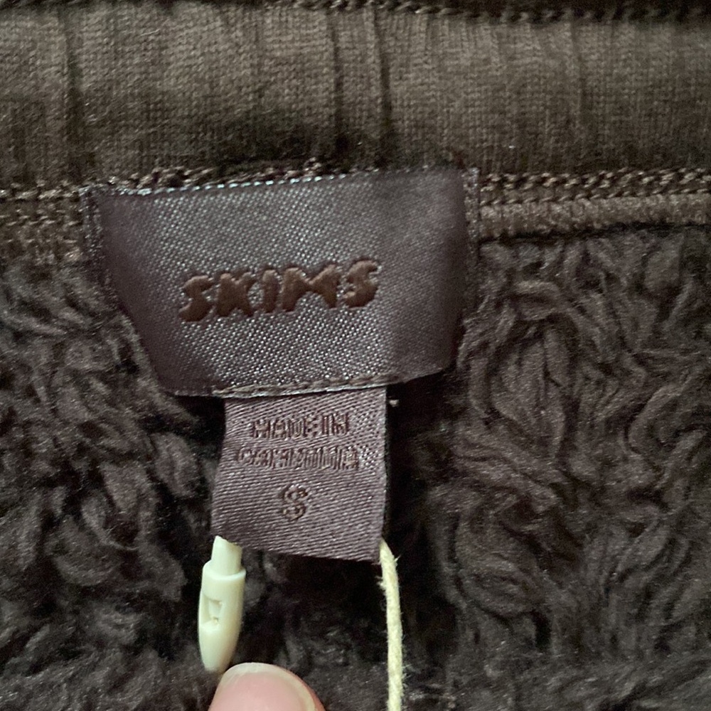SKIMS Sherpa Joggers - Picture 3 of 5